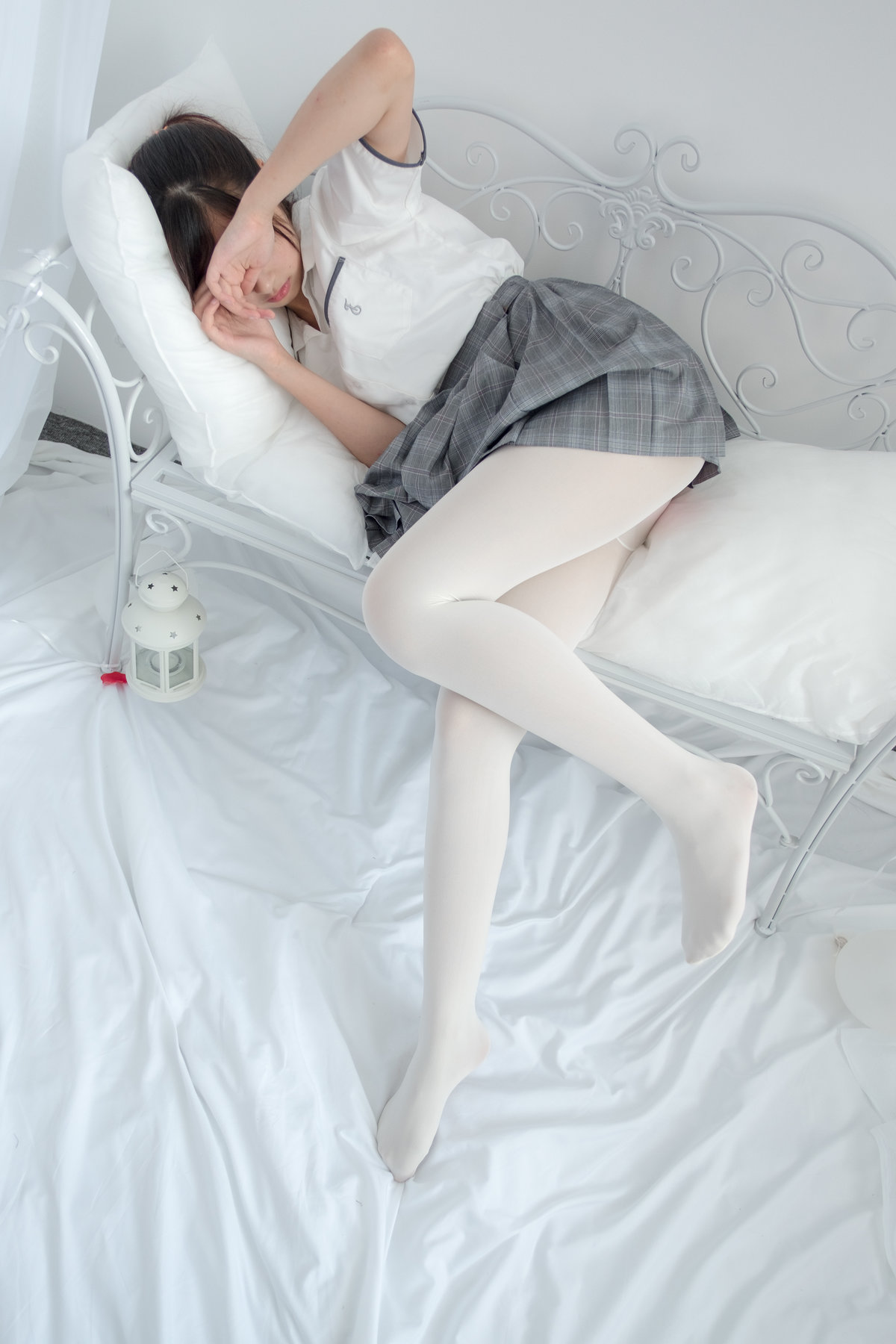 小说封面可爱美女图片-COS世界