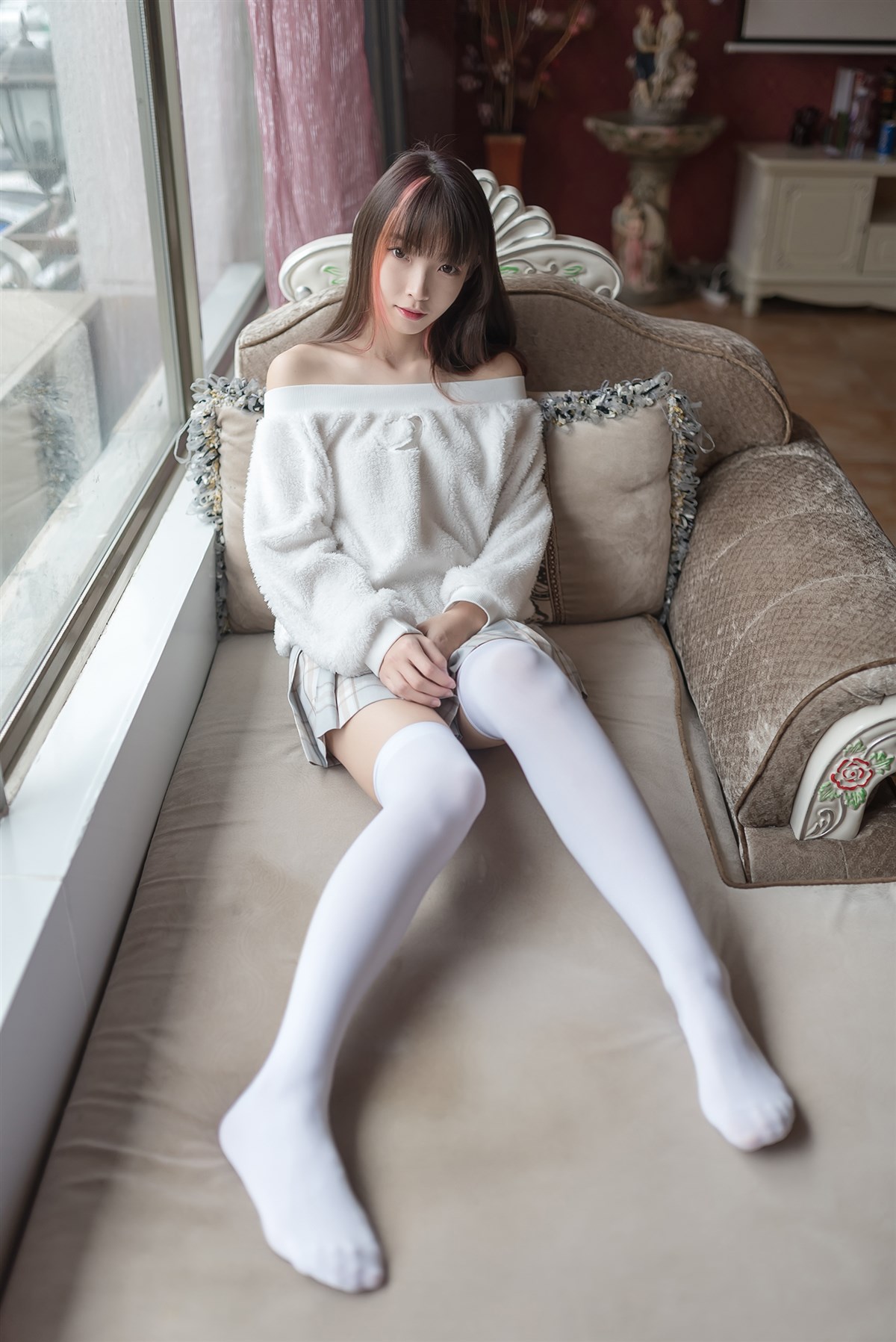 图片[3]-露肩少女-COS世界