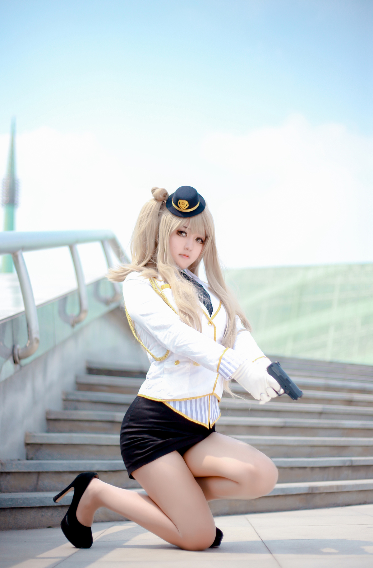 脸蛋圆嘟嘟的可爱cosplayer制服-COS世界