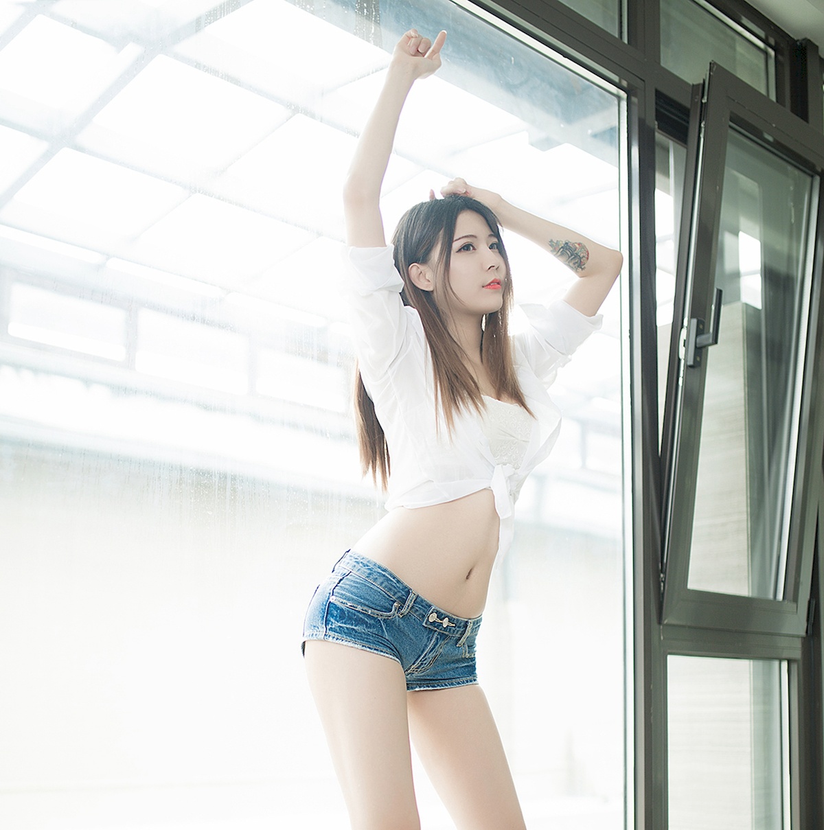 求生记之美女如云最新章节-COS世界