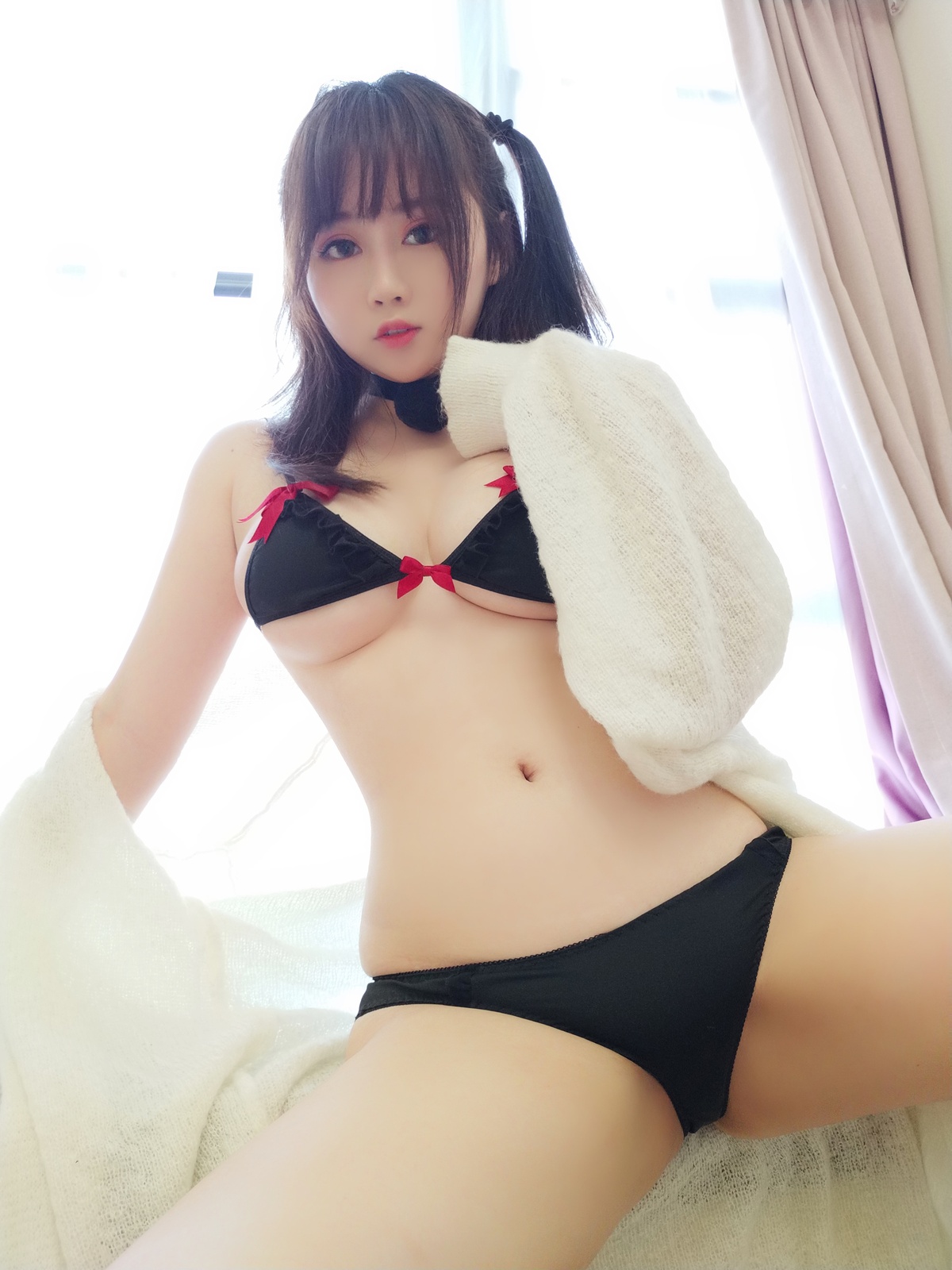 是依酱呀-黑色情趣内衣[28P-47MB]-COS世界
