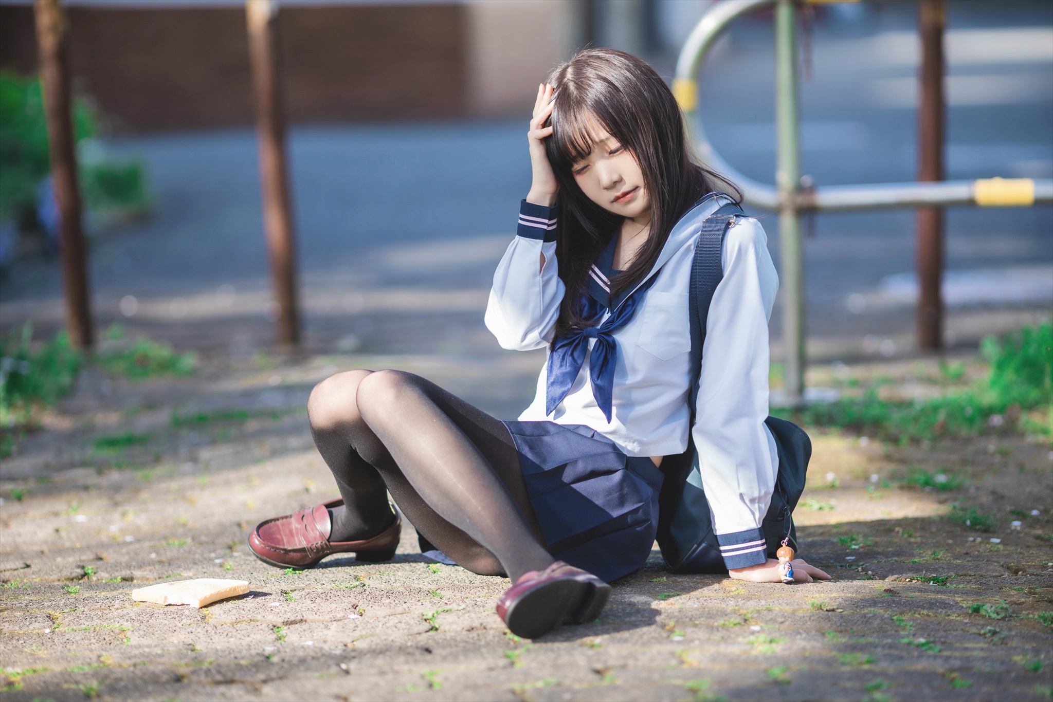 二次元可爱萝莉学生黑丝校园-COS世界