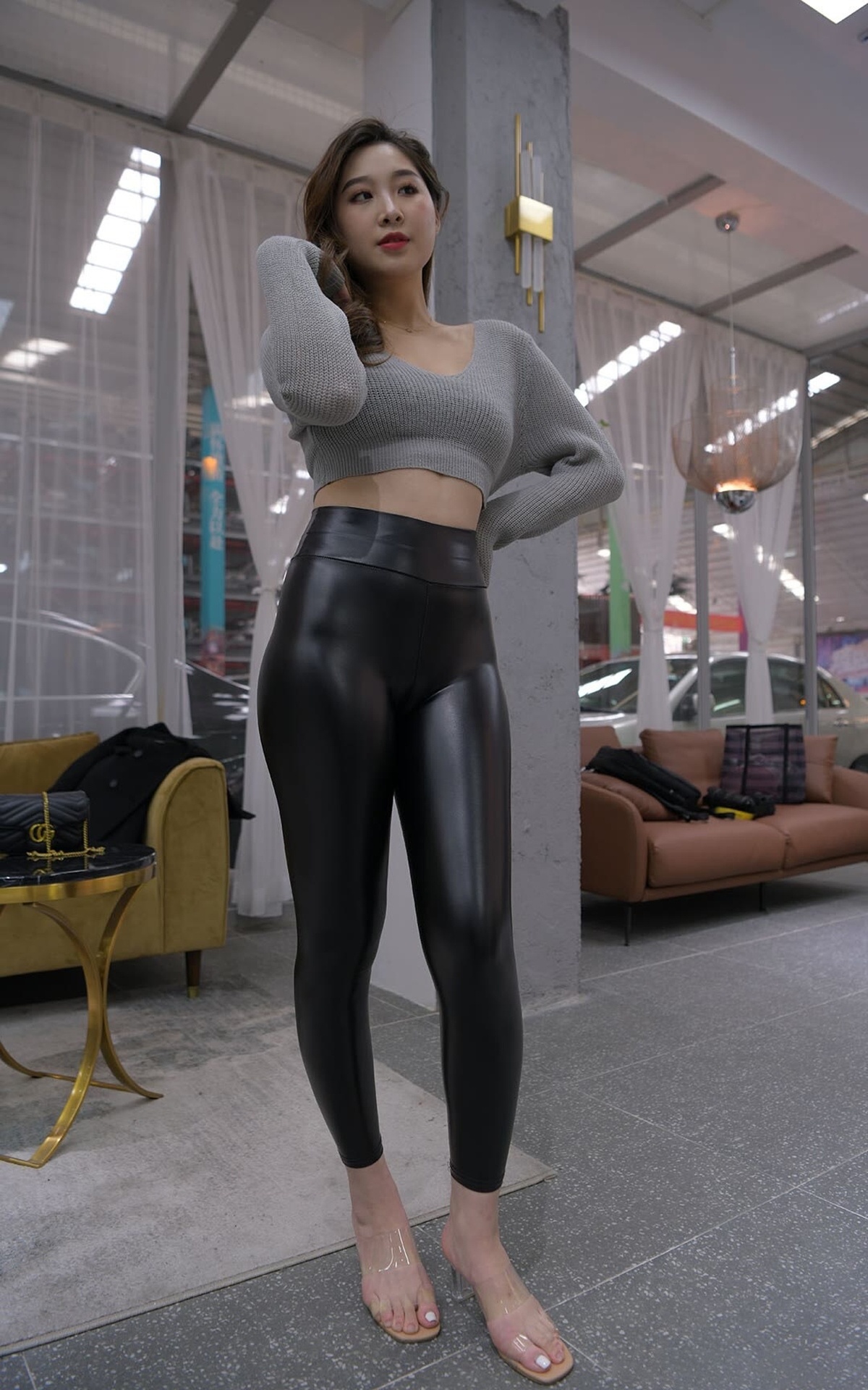 图片[2]-美女紧身皮裤写真-COS世界