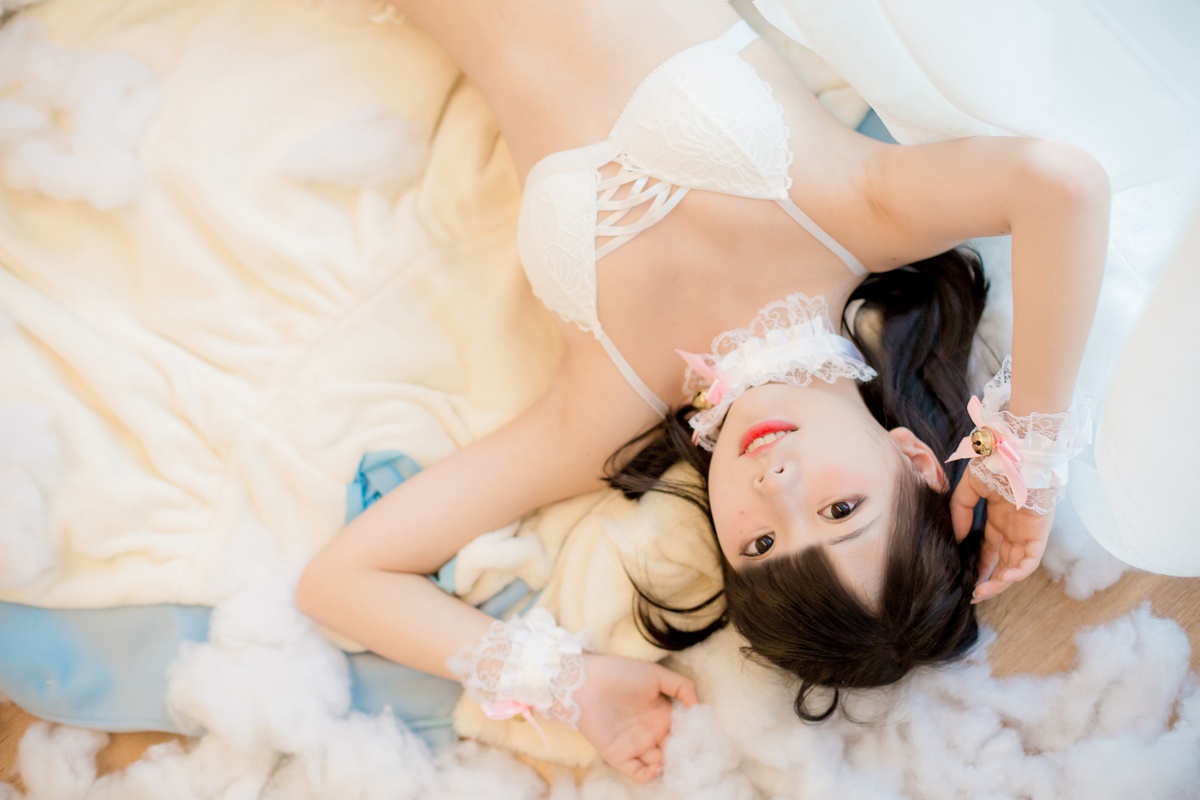 「微博红人」向小圆 - NO.02 白色软绵绵少女-COS世界