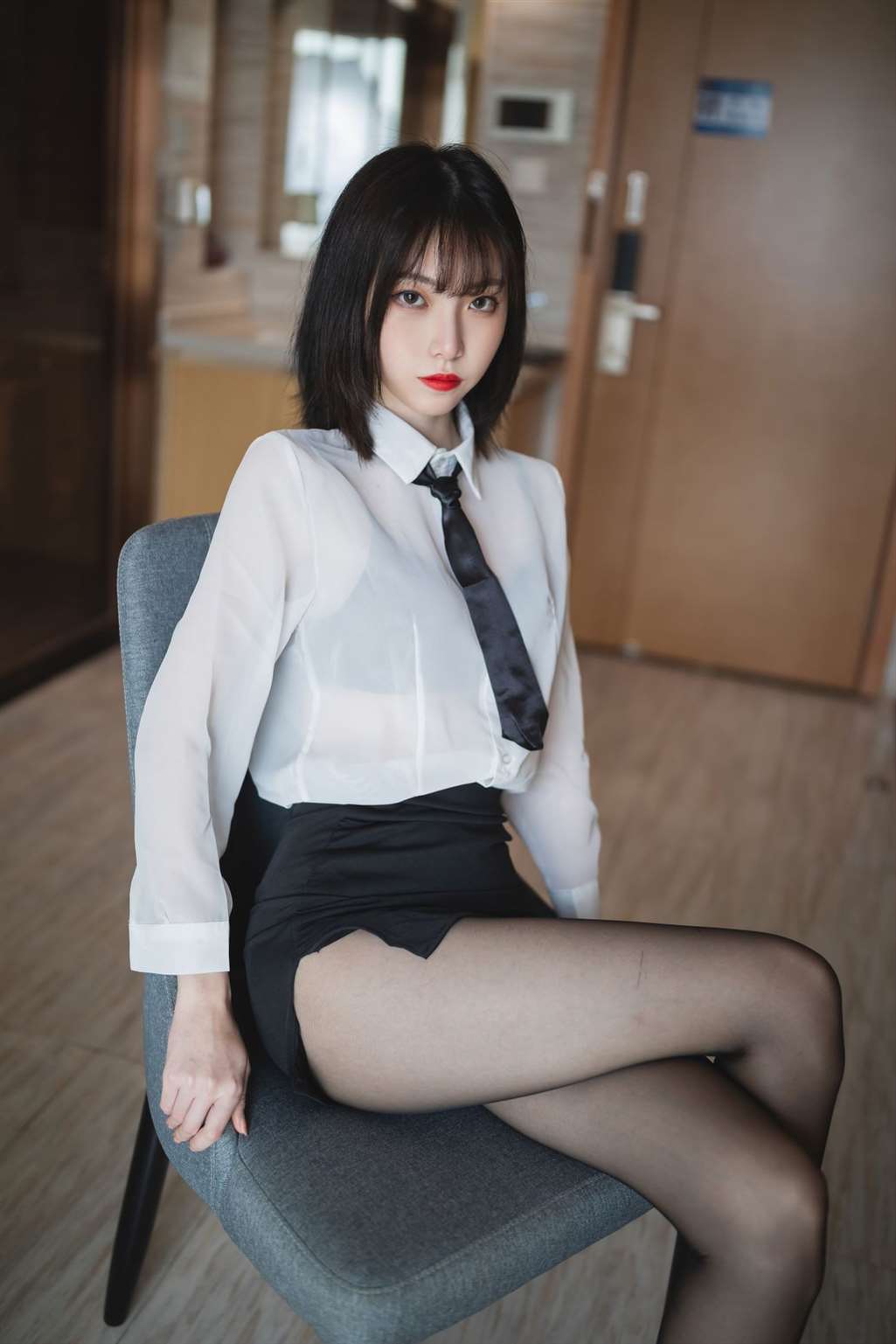 图片[2]-许岚 OL制服-COS世界