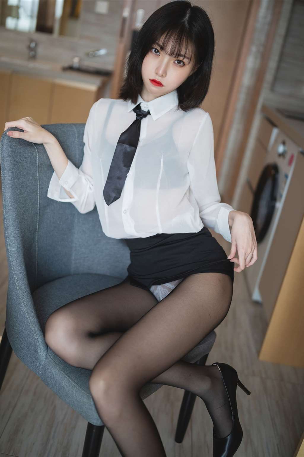 许岚 OL制服-COS世界