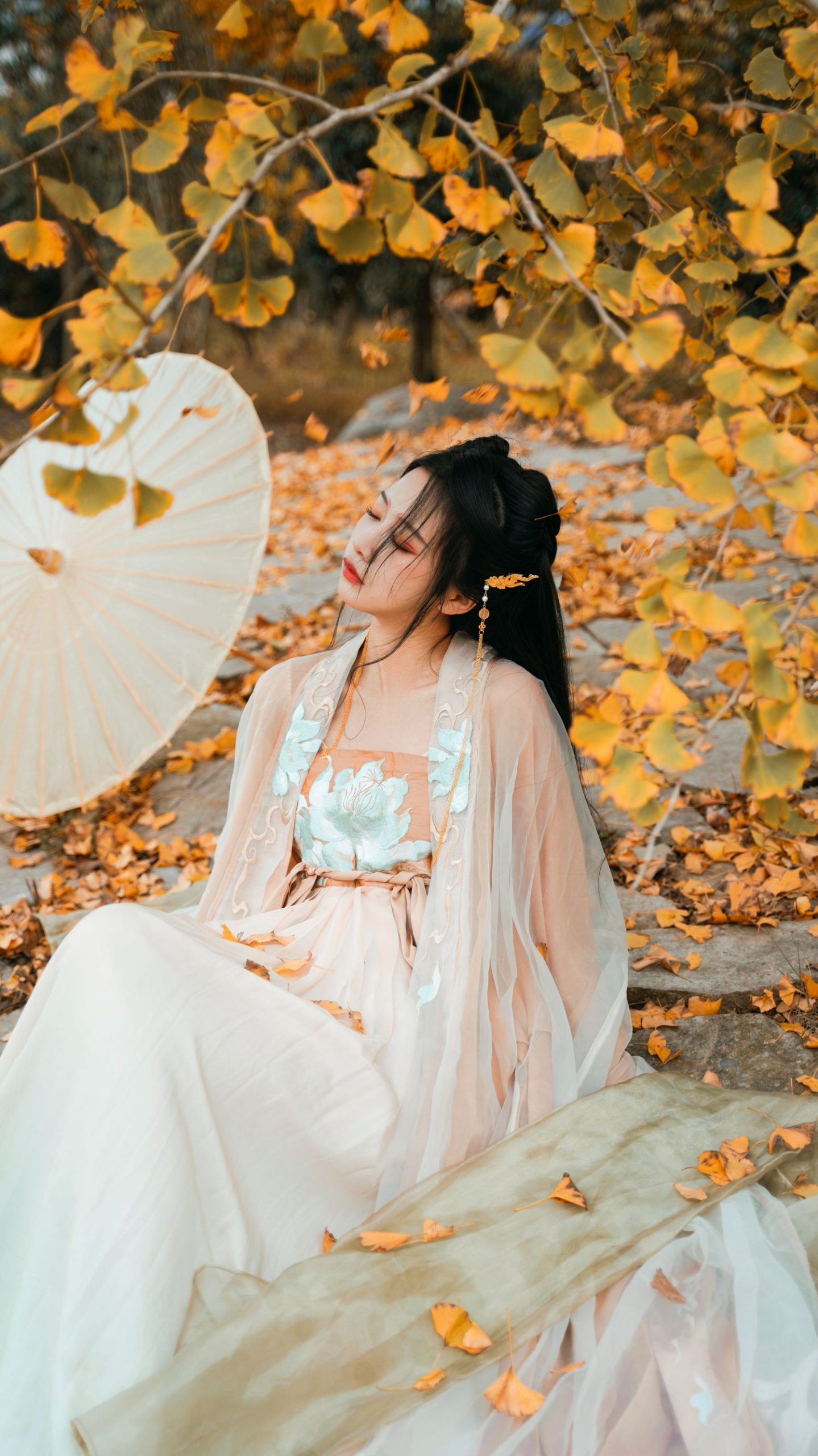 图片[26]-银杏树下 旺旺小小舒-COS世界
