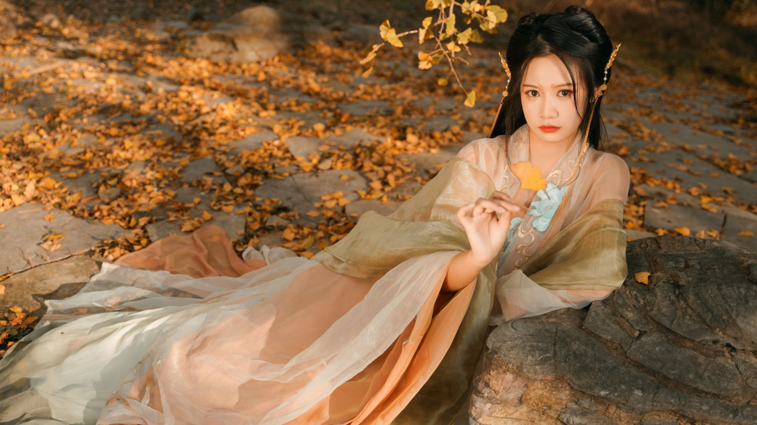 图片[14]-银杏树下 旺旺小小舒-COS世界