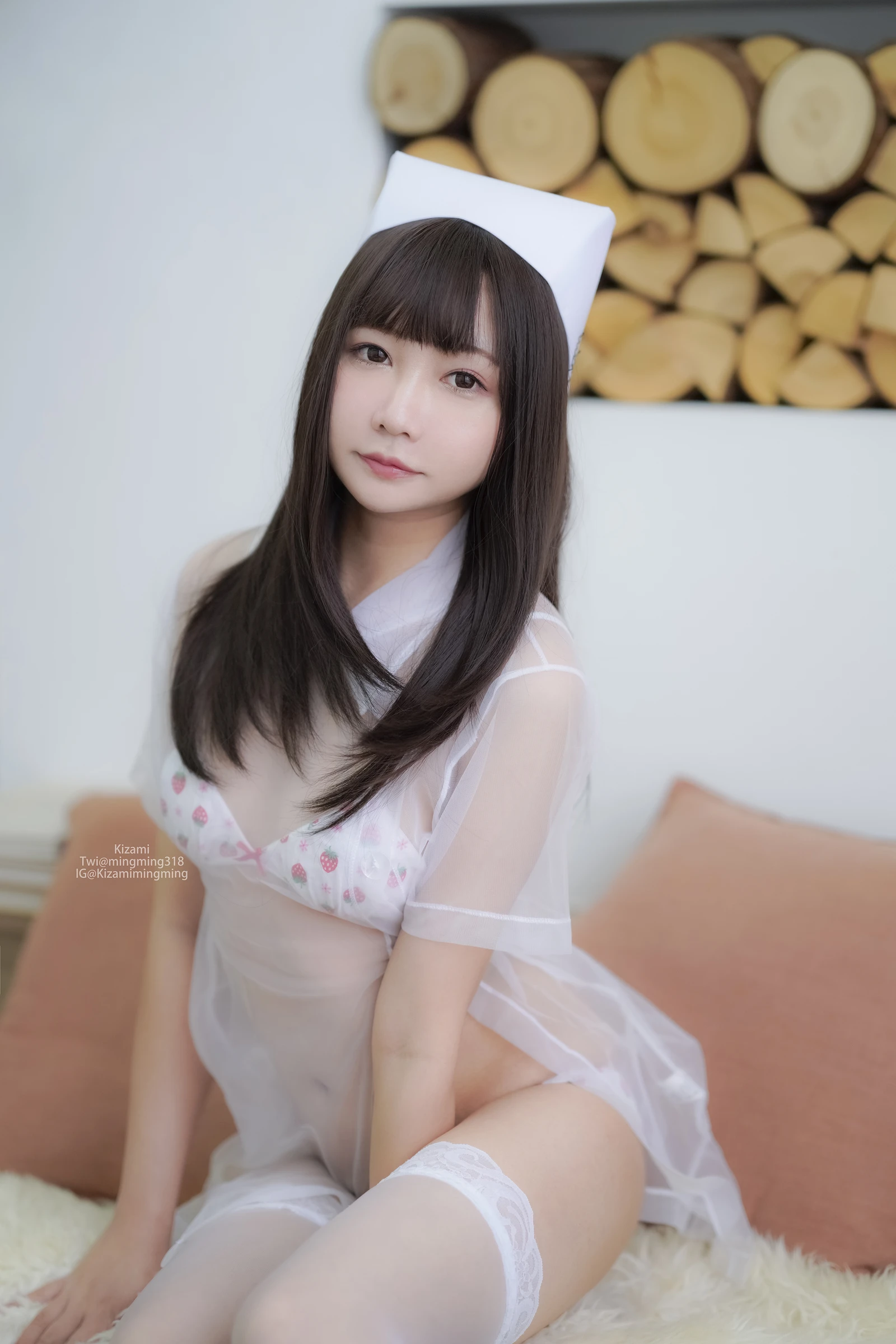 なぜ私をずっと见ていますか 254P-COS世界