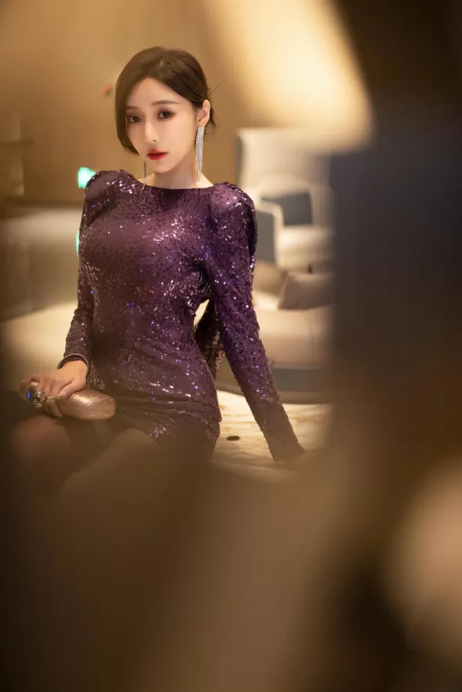 XiuRen 秀人 No.N247 王馨瑶玉背亮片裙 - [新秀人套图] [100P]-COS世界