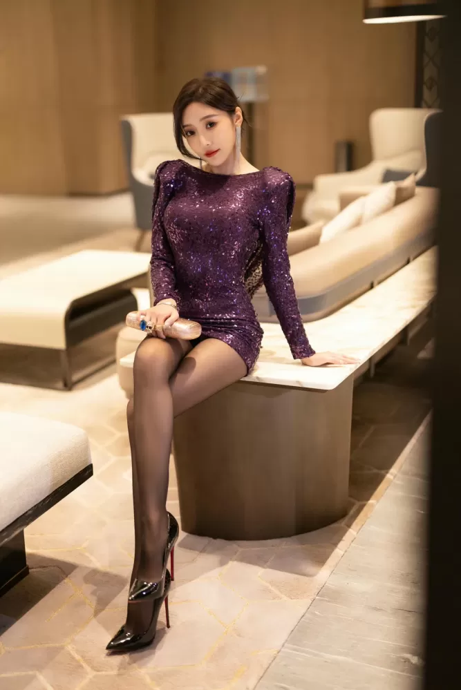 图片[2]-XiuRen 秀人 No.N247 王馨瑶玉背亮片裙 – [新秀人套图] [100P]-COS世界