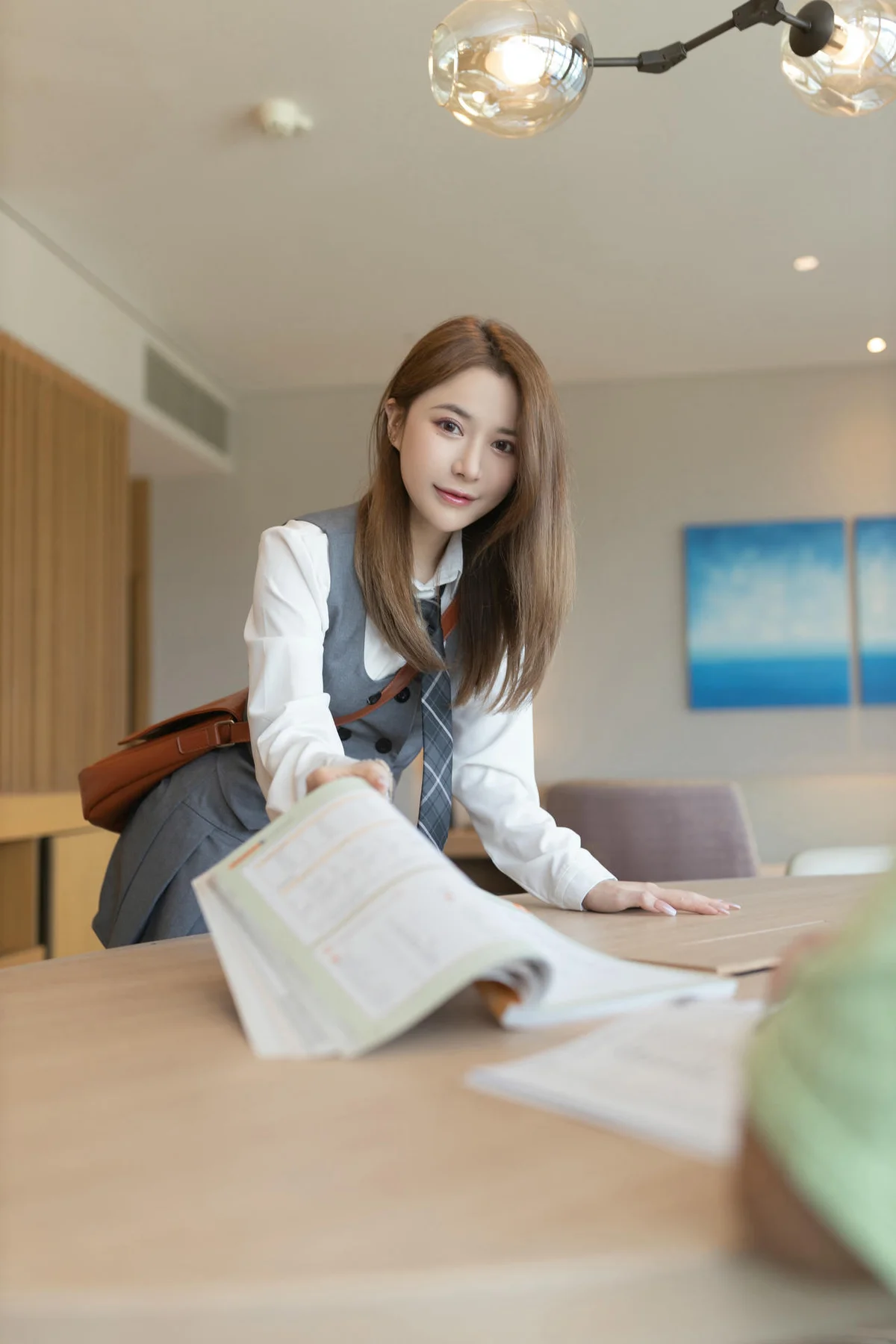 图片[3]-XiuRen 秀人 No.N019 鱼子酱Fish性感制服jk短裙 – [新秀人套图] [104P]-COS世界