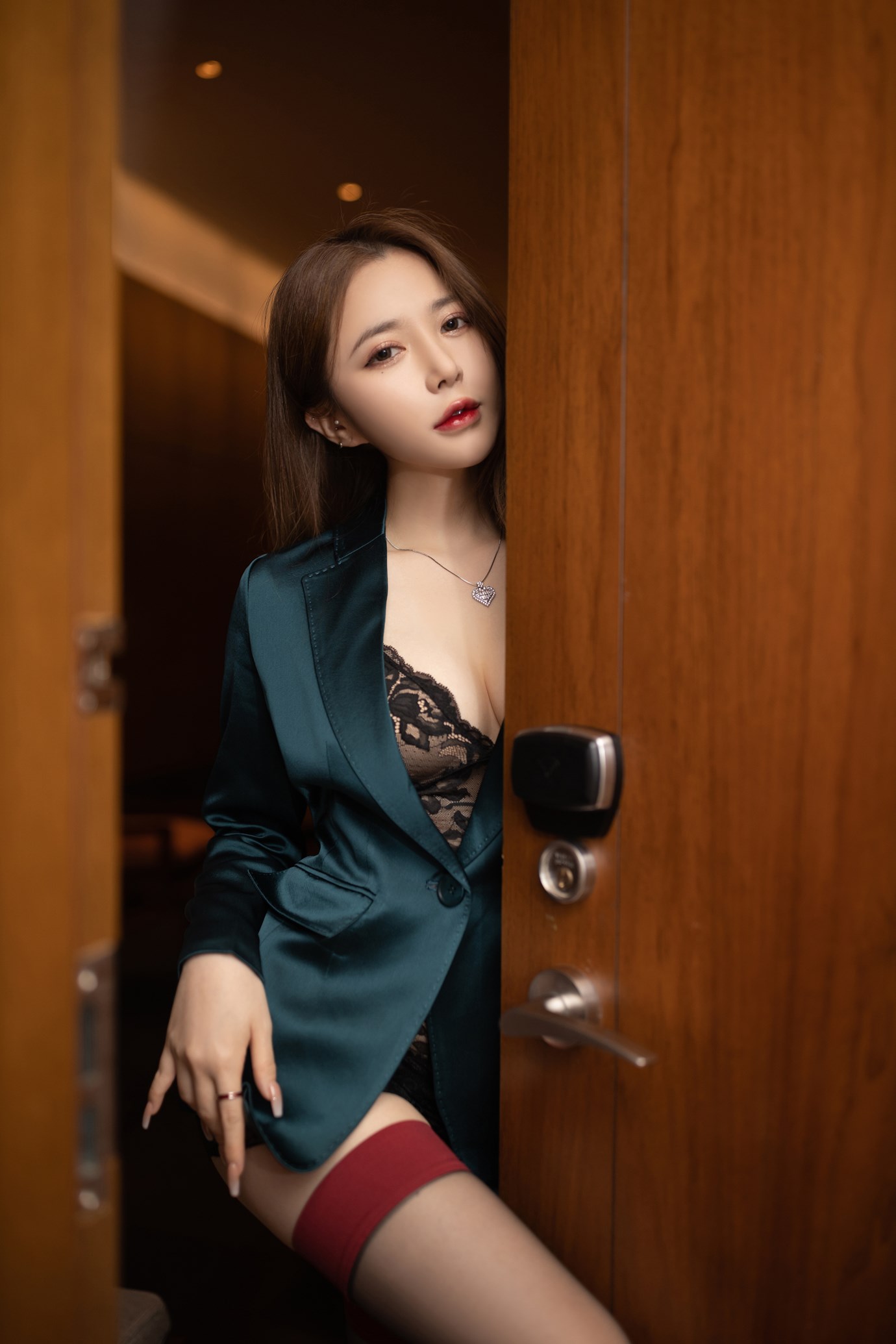 图片[2]-秀人名模鱼子酱Fish《寂寞女老板》写真 30P-COS世界